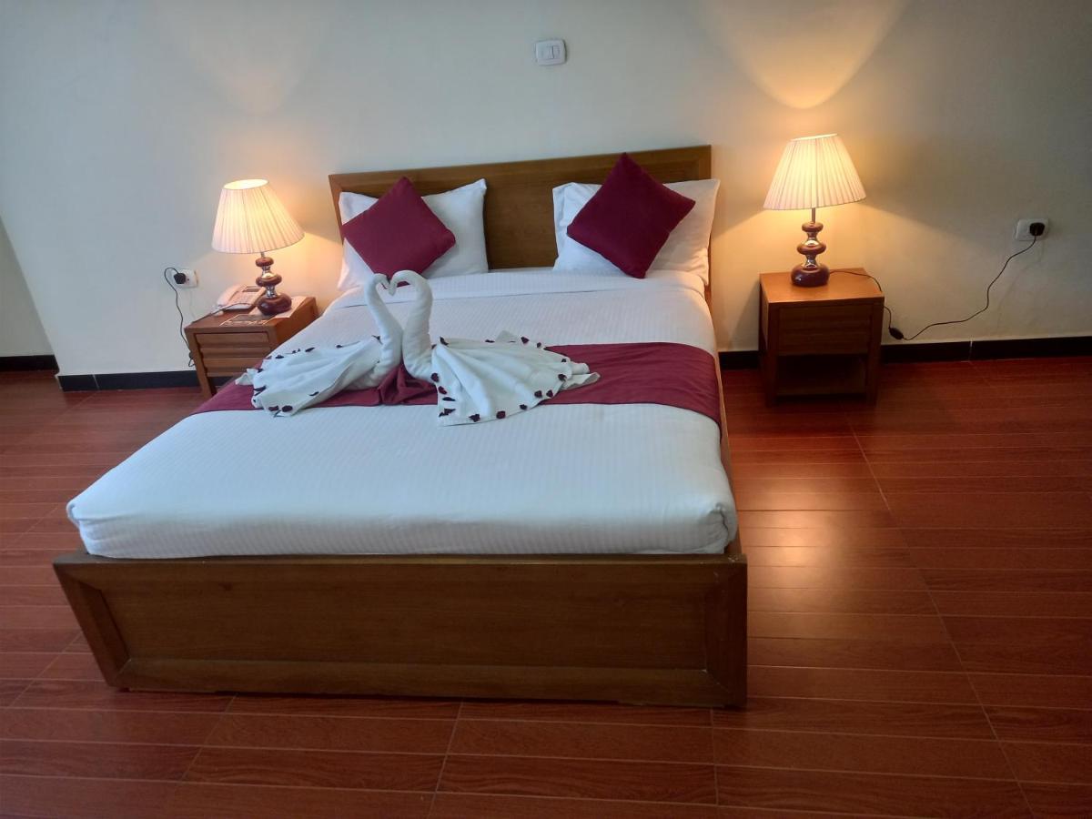 Bruhway Hotel Аддис-Абеба Экстерьер фото